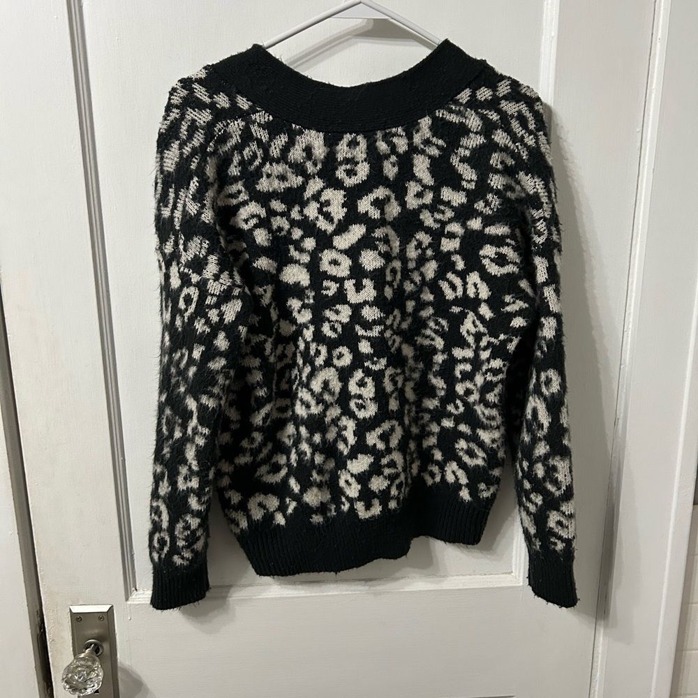 Universal Thread leopard Cardigan - Picture 5 of 5